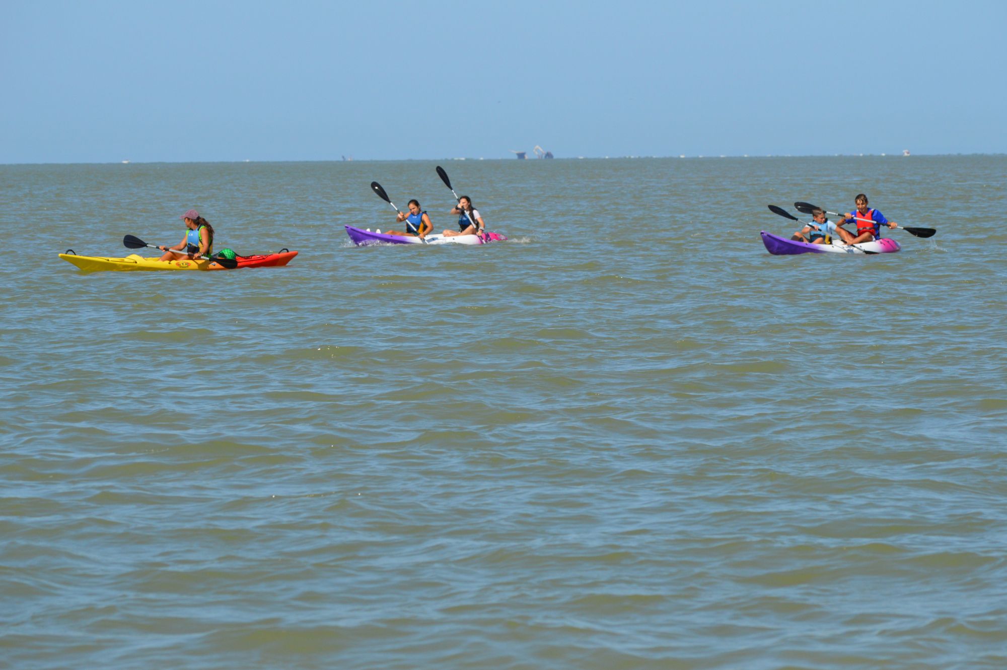 Escuela naútica para niños en Sanlucar con kayaks