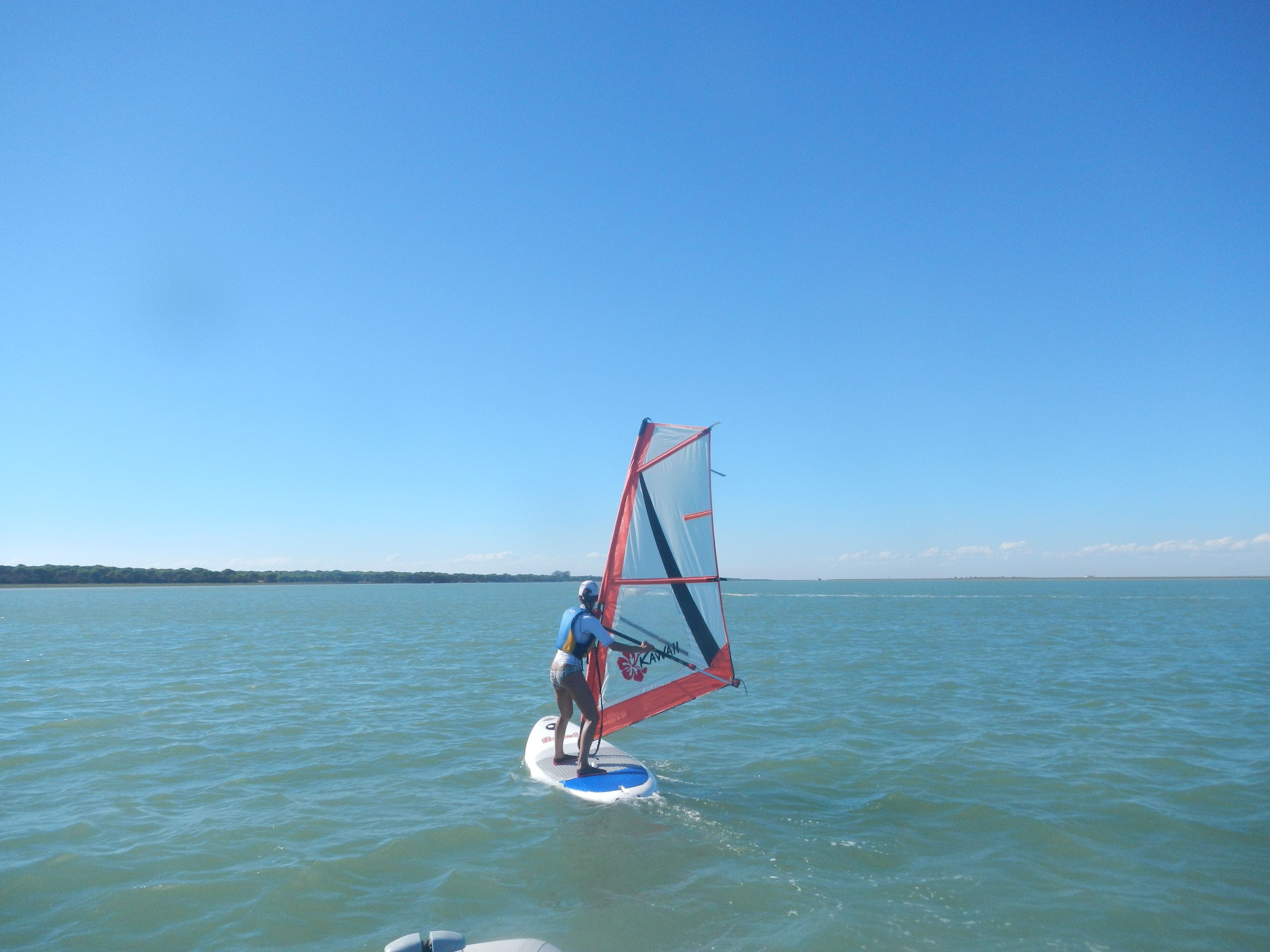 Curso de windsurf en el entorno de Doñana